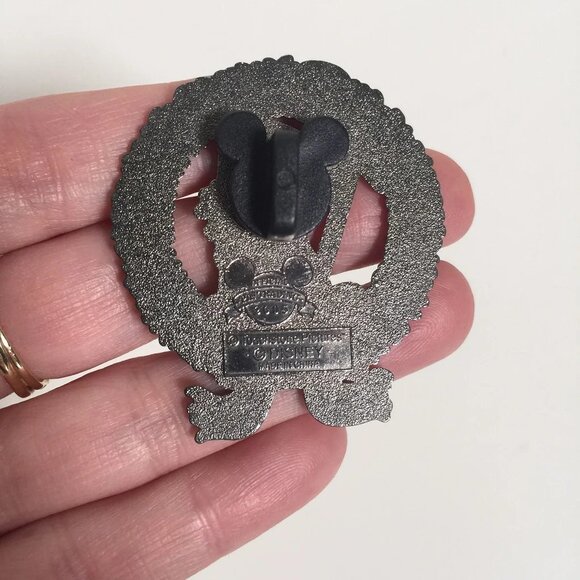 Rare Vintage Nightmare Before Christmas Trading Pin with Jack and Sally - Picture 3 of 3